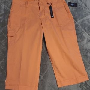 Gloria Vanderbilt Slimming Capris Size 16